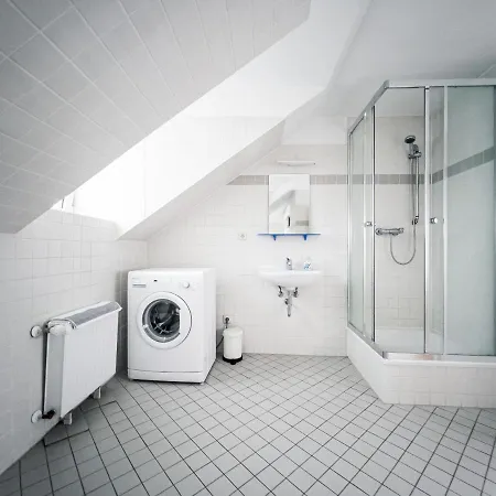 Cozy Central Maisonette 24/7 Service