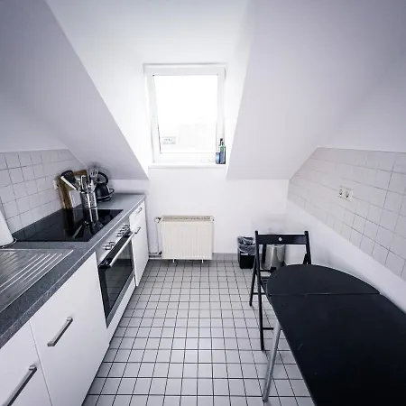 Cozy Central Maisonette 24/7 Service *