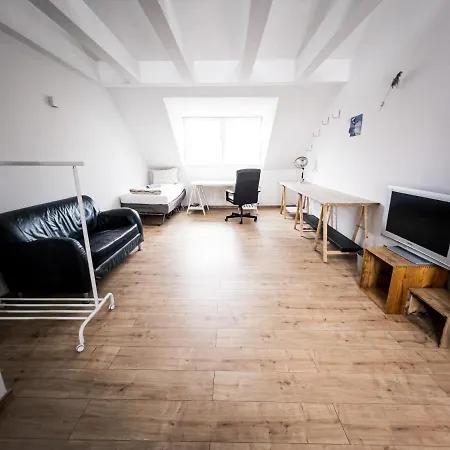 Cozy Central Maisonette 24/7 Service *